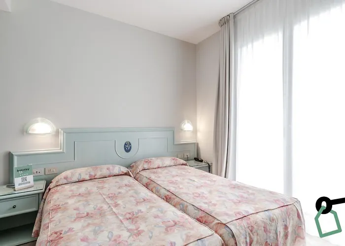 מלון Hotiday Collection - Lido 4*